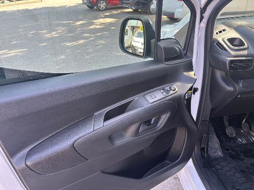 Opel Combo 1.5 D Ultimate XL fotoğraf 22