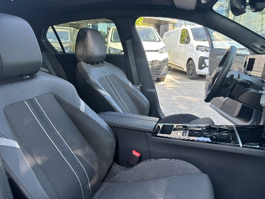 Opel Astra 1.5 D GS fotoğraf 25