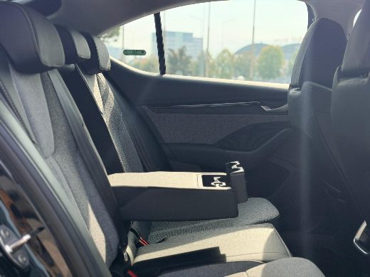 Škoda Octavia 1.5 TSI Elite fotoğraf 6