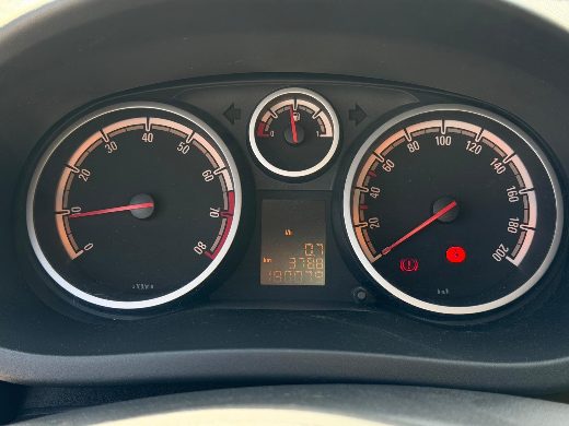 Opel Corsa 1.4 Twinport Active fotoğraf 2