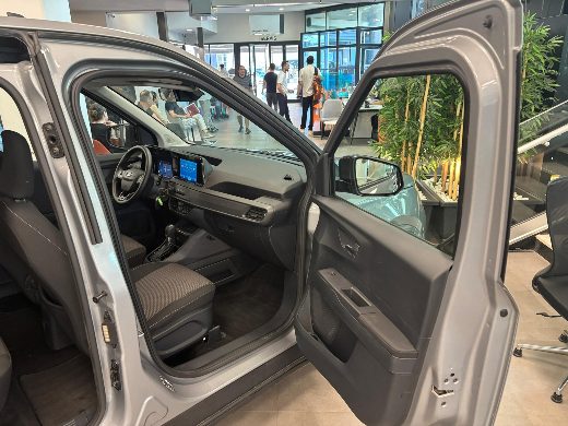 Ford Tourneo Courier 1.0 EcoBoost Deluxe fotoğraf 17