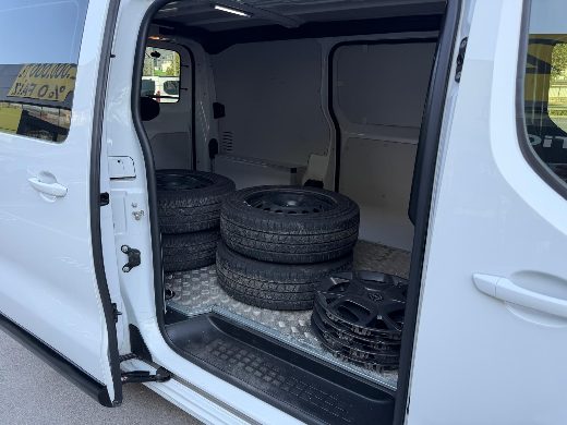 Opel Vivaro 2.0 TD Cargo Ultimate XL fotoğraf 11