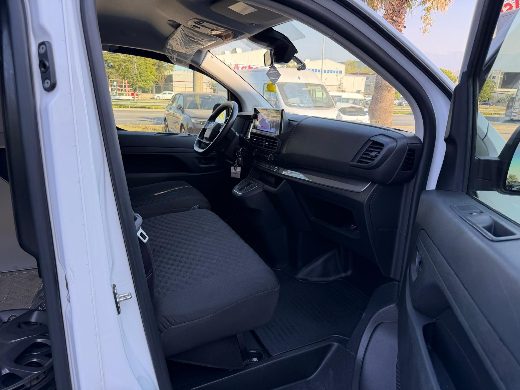 Opel Vivaro 2.0 TD Cargo Ultimate XL fotoğraf 16