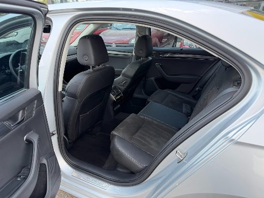 Škoda Superb 1.5 TSI Prestige fotoğraf 2