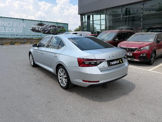 Škoda Superb 1.5 TSI Prestige fotoğraf 16
