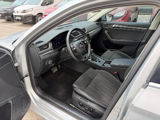 Škoda Superb 1.5 TSI Prestige fotoğraf 19