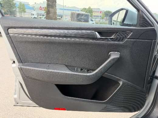 Škoda Superb 1.5 TSI Prestige fotoğraf 20