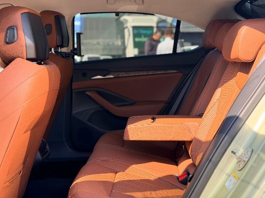 Škoda Superb 2.0 TSI Laurin & Klement Crystal fotoğraf 11
