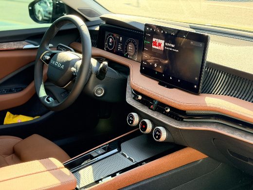 Škoda Superb 2.0 TSI Laurin & Klement Crystal fotoğraf 16