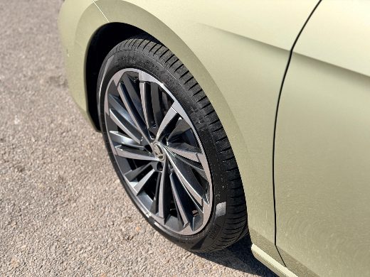Škoda Superb 2.0 TSI Laurin & Klement Crystal fotoğraf 20