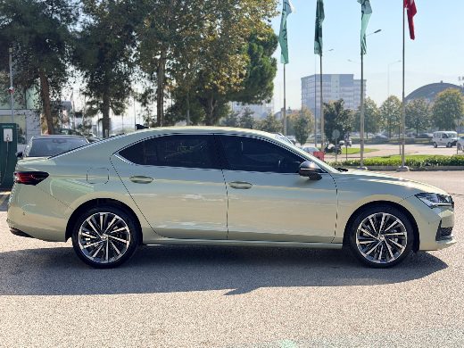 Škoda Superb 2.0 TSI Laurin & Klement Crystal fotoğraf 33