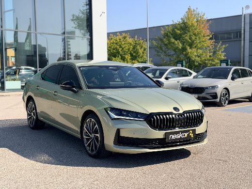 Škoda Superb 2.0 TSI Laurin & Klement Crystal fotoğraf 37